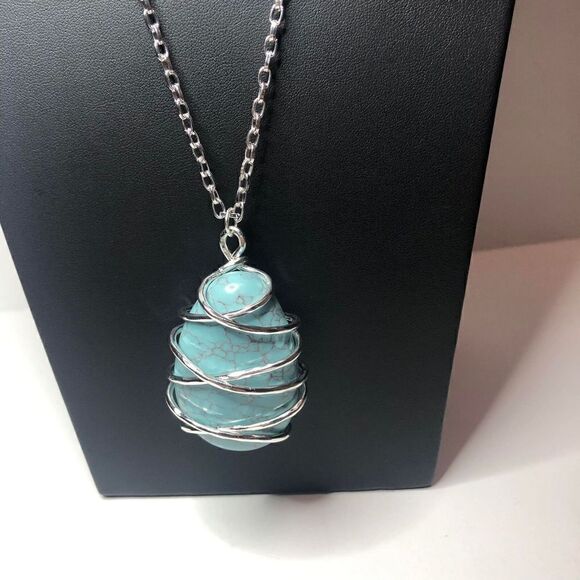 265 Robert Lee Morris SOHO faux Turquoise Silvertone wrap chunk Pendant Necklace - Picture 1 of 3